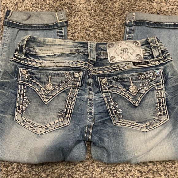 Miss Me Signature Crop - Picture 2 of 3